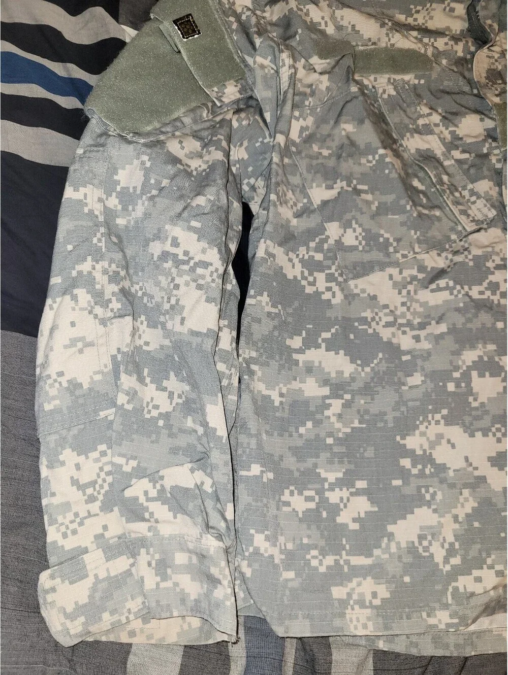 U.S. Army ACU Combat Uniform Coat Jacket Digital Camo Ripstop Medium Short 25x25